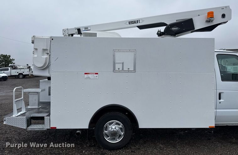 image for item EG2415 2022 Ford E350 Super Duty van with bucket lift