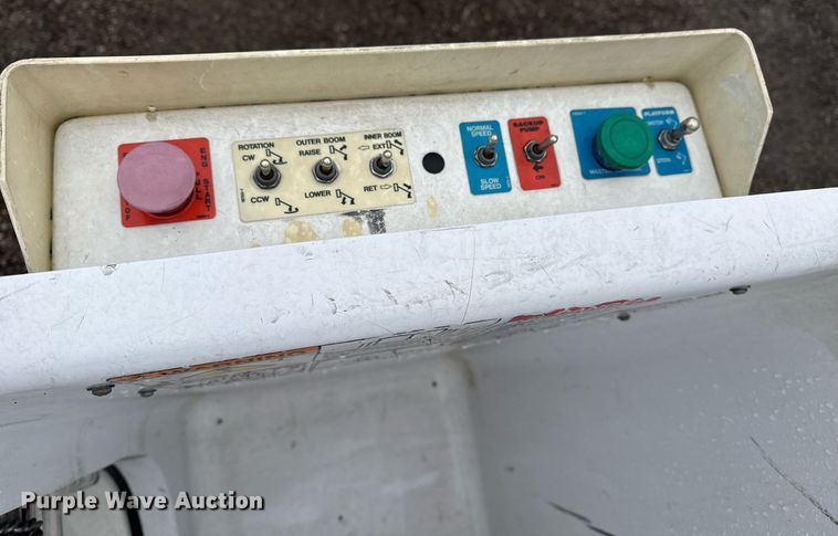 image for item EG2415 2022 Ford E350 Super Duty van with bucket lift