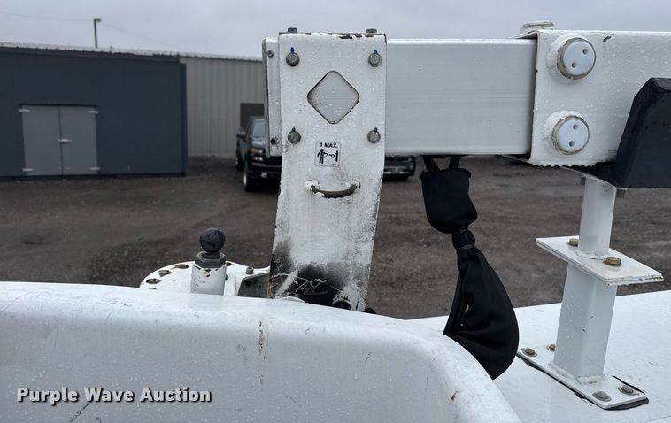 image for item EG2415 2022 Ford E350 Super Duty van with bucket lift