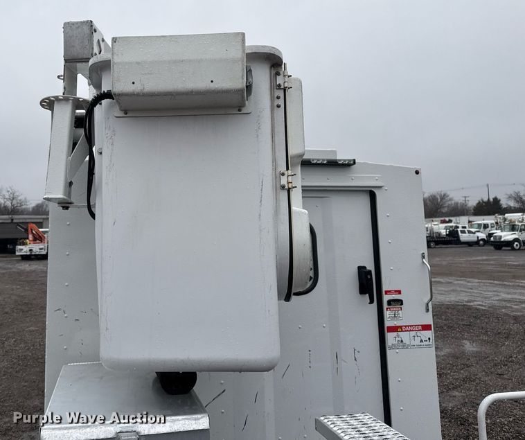 image for item EG2415 2022 Ford E350 Super Duty van with bucket lift