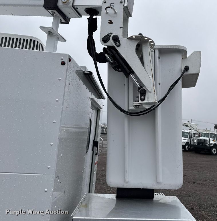 image for item EG2415 2022 Ford E350 Super Duty van with bucket lift