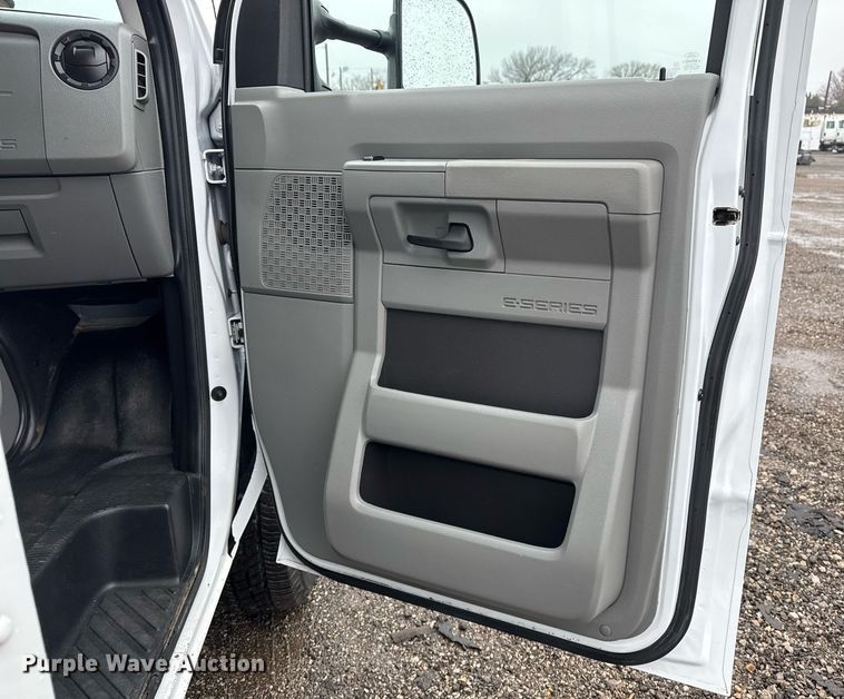 image for item EG2415 2022 Ford E350 Super Duty van with bucket lift