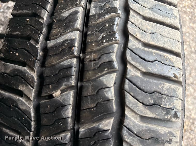 image for item EG2415 2022 Ford E350 Super Duty van with bucket lift