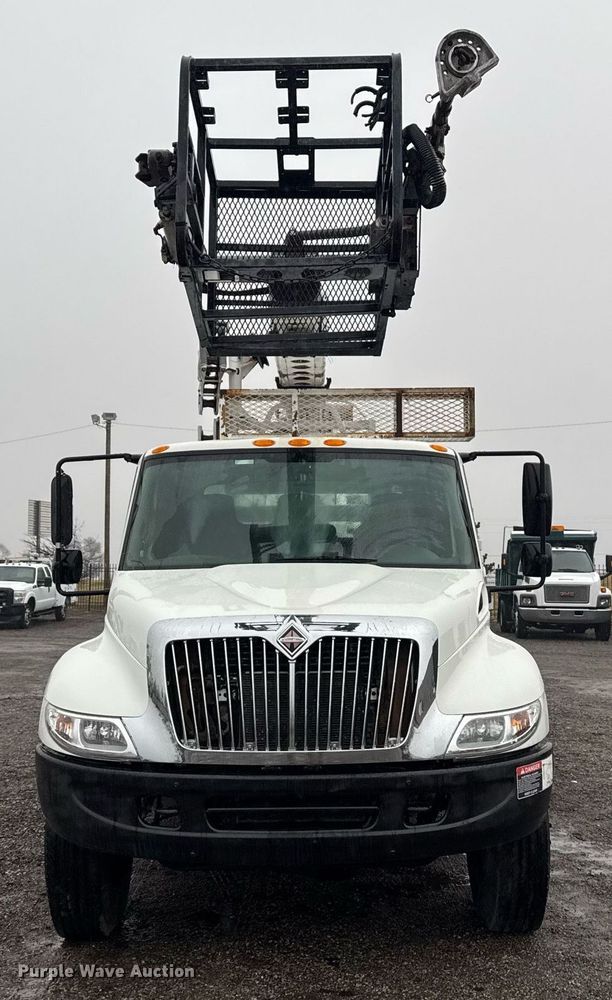image for item EG2421 2006 International 4300 cable placer bucket truck 