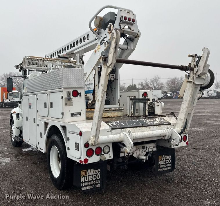 image for item EG2421 2006 International 4300 cable placer bucket truck 