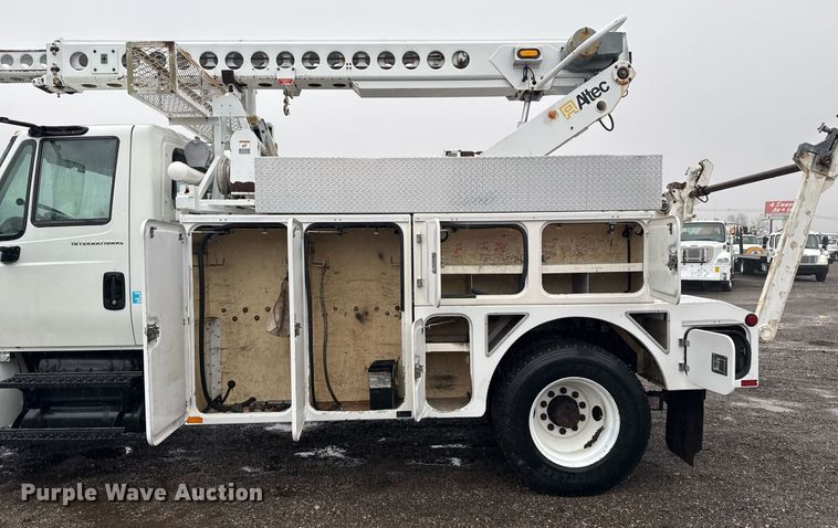 image for item EG2421 2006 International 4300 cable placer bucket truck 