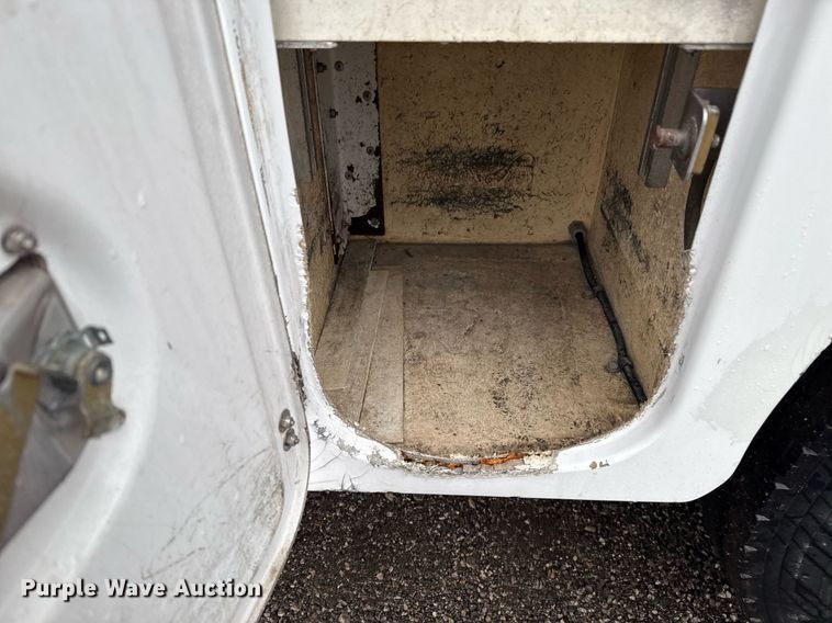 image for item EG2421 2006 International 4300 cable placer bucket truck 