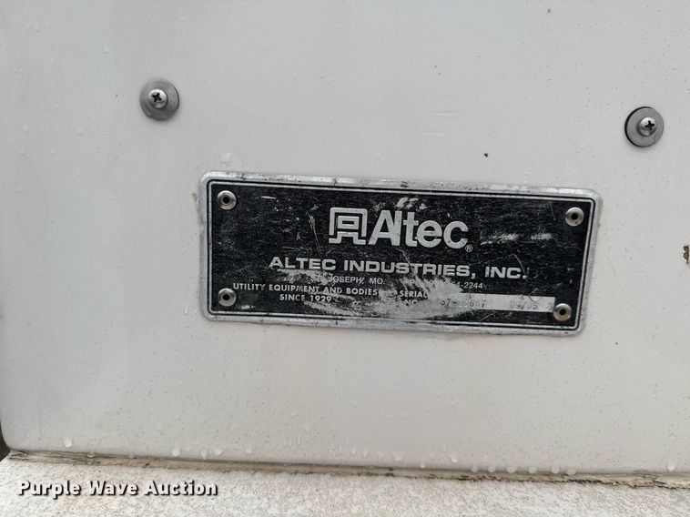 image for item EG2421 2006 International 4300 cable placer bucket truck 