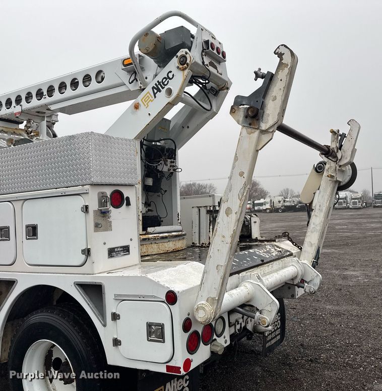 image for item EG2421 2006 International 4300 cable placer bucket truck 