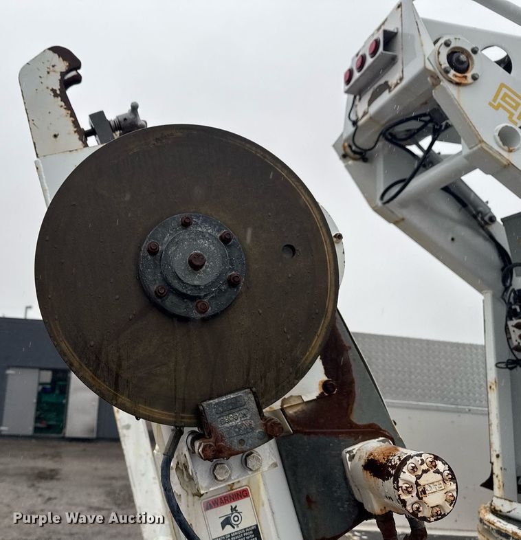 image for item EG2421 2006 International 4300 cable placer bucket truck 