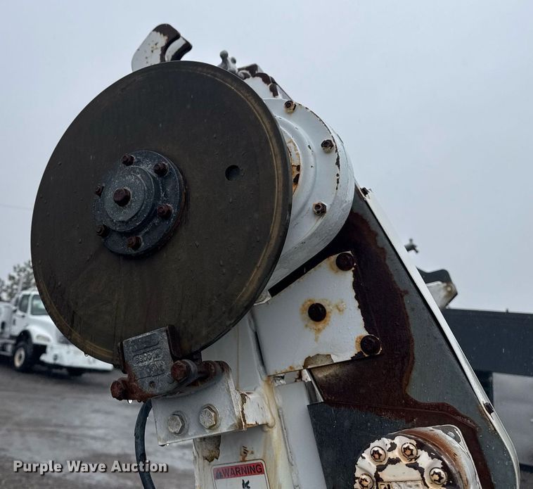 image for item EG2421 2006 International 4300 cable placer bucket truck 