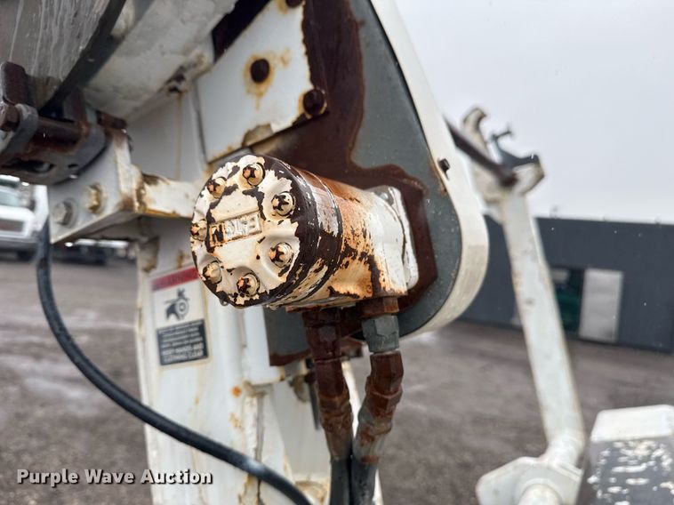 image for item EG2421 2006 International 4300 cable placer bucket truck 