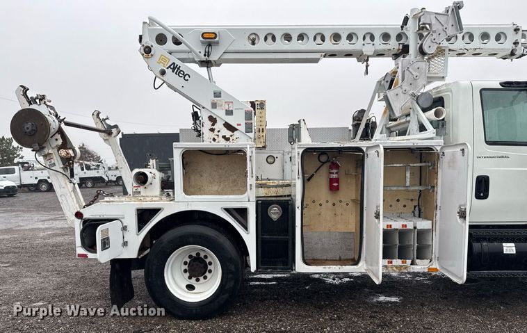 image for item EG2421 2006 International 4300 cable placer bucket truck 