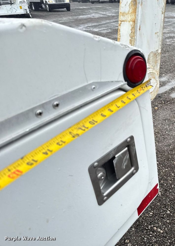 image for item EG2421 2006 International 4300 cable placer bucket truck 