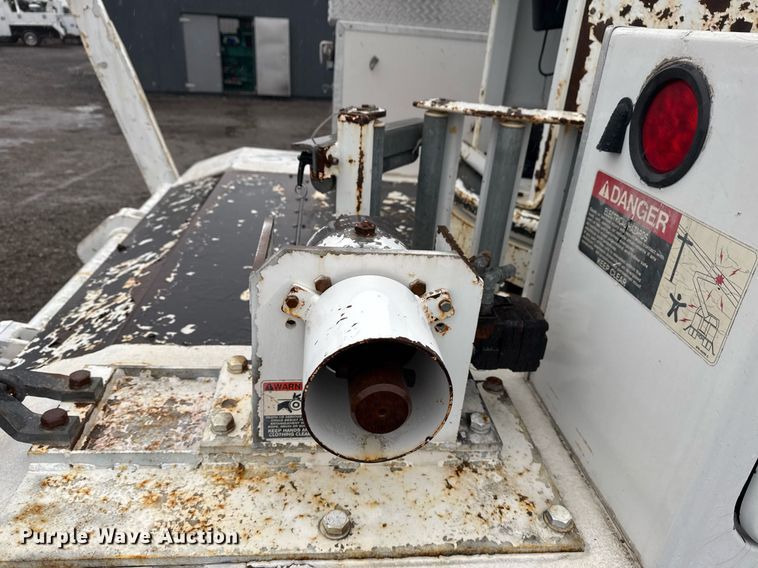 image for item EG2421 2006 International 4300 cable placer bucket truck 