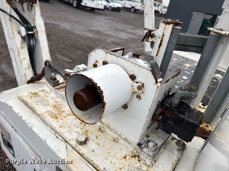 image for item EG2421 2006 International 4300 cable placer bucket truck 