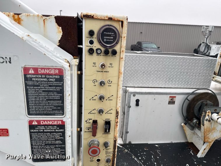 image for item EG2421 2006 International 4300 cable placer bucket truck 