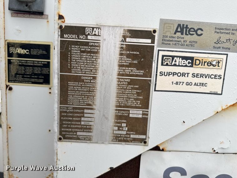 image for item EG2421 2006 International 4300 cable placer bucket truck 