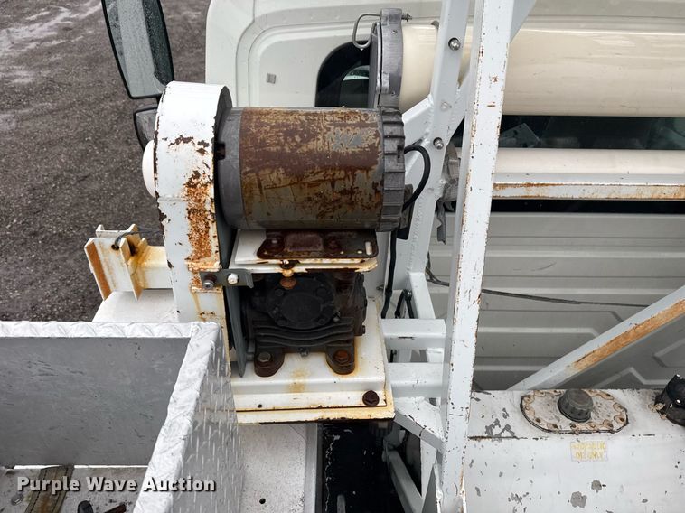 image for item EG2421 2006 International 4300 cable placer bucket truck 