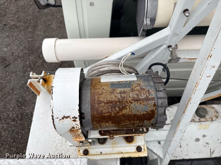 image for item EG2421 2006 International 4300 cable placer bucket truck 