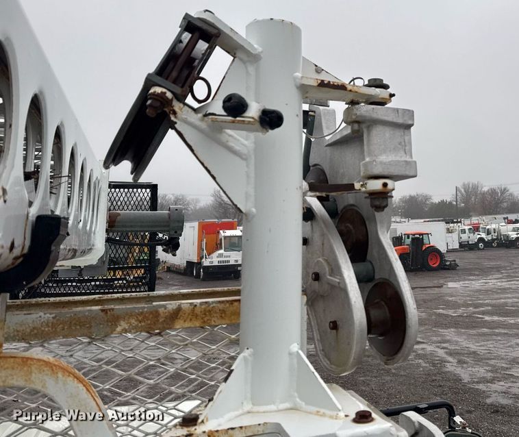 image for item EG2421 2006 International 4300 cable placer bucket truck 