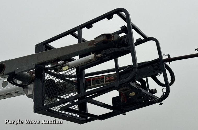 image for item EG2421 2006 International 4300 cable placer bucket truck 