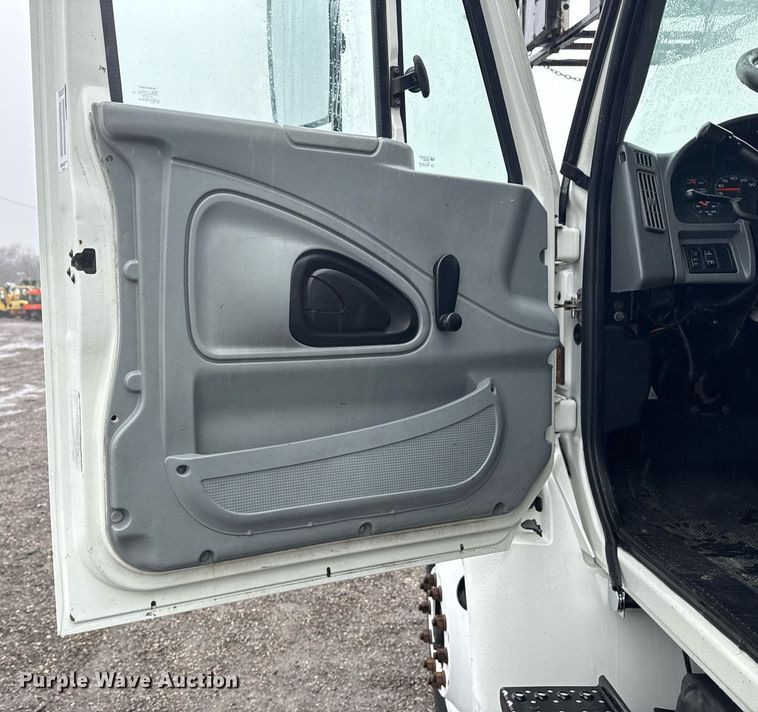 image for item EG2421 2006 International 4300 cable placer bucket truck 