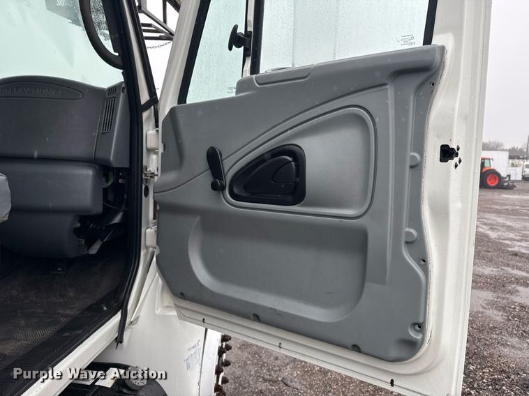 image for item EG2421 2006 International 4300 cable placer bucket truck 