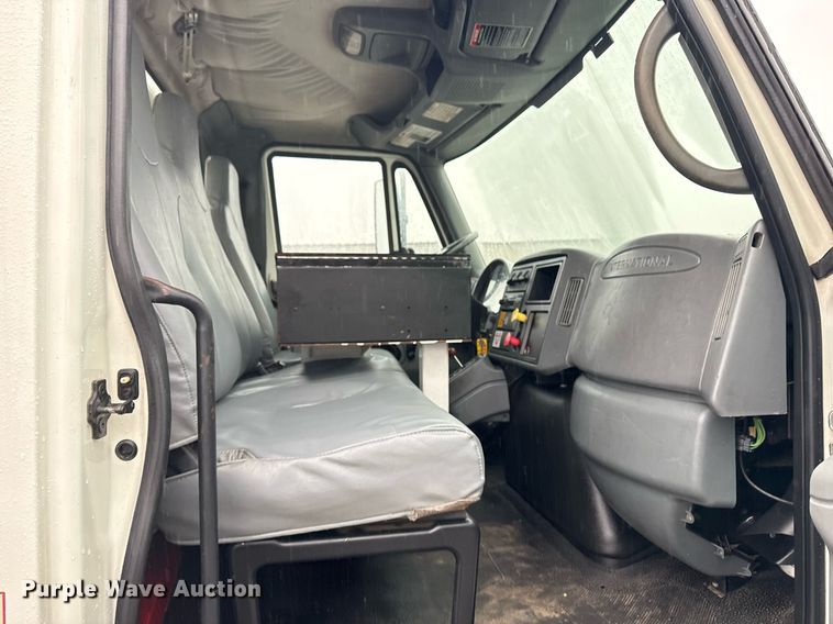 image for item EG2421 2006 International 4300 cable placer bucket truck 