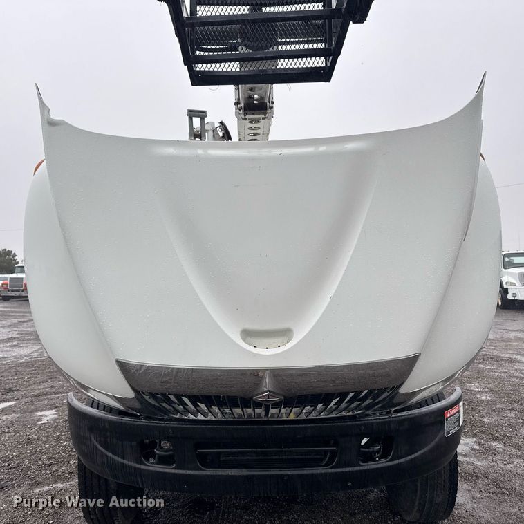 image for item EG2421 2006 International 4300 cable placer bucket truck 