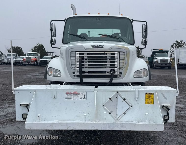 image for item EG2423 2010 Freightliner Business Class M2 crane truck