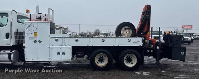 image for item EG2423 2010 Freightliner Business Class M2 crane truck