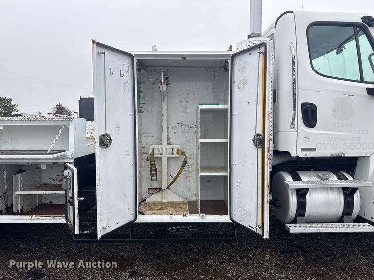 image for item EG2423 2010 Freightliner Business Class M2 crane truck