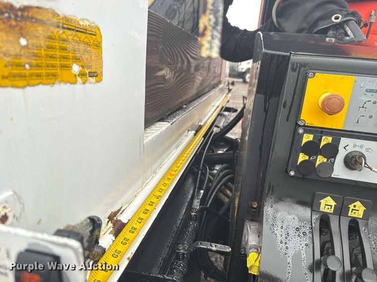 image for item EG2423 2010 Freightliner Business Class M2 crane truck