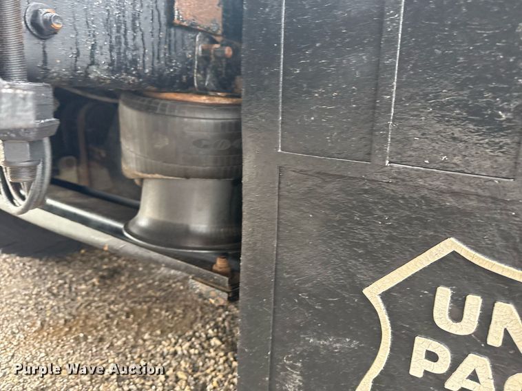 image for item EG2423 2010 Freightliner Business Class M2 crane truck