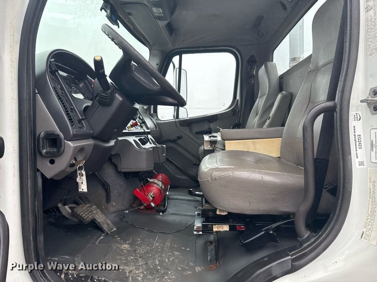 image for item EG2423 2010 Freightliner Business Class M2 crane truck