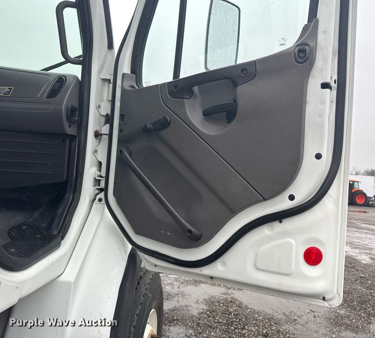 image for item EG2423 2010 Freightliner Business Class M2 crane truck