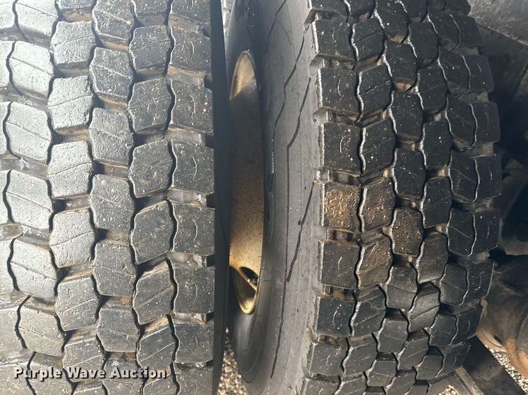 image for item EG2423 2010 Freightliner Business Class M2 crane truck