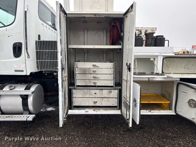 image for item EG2424 2010 Freightliner Business Class M2 crane truck