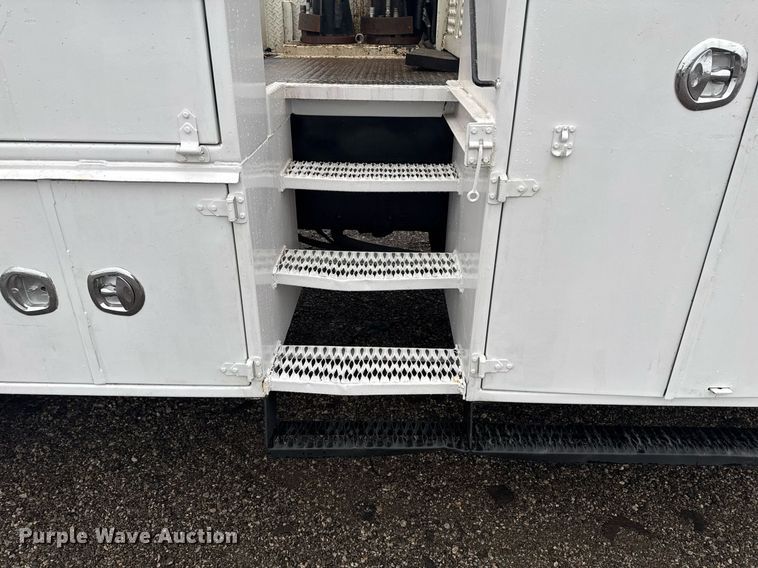 image for item EG2424 2010 Freightliner Business Class M2 crane truck