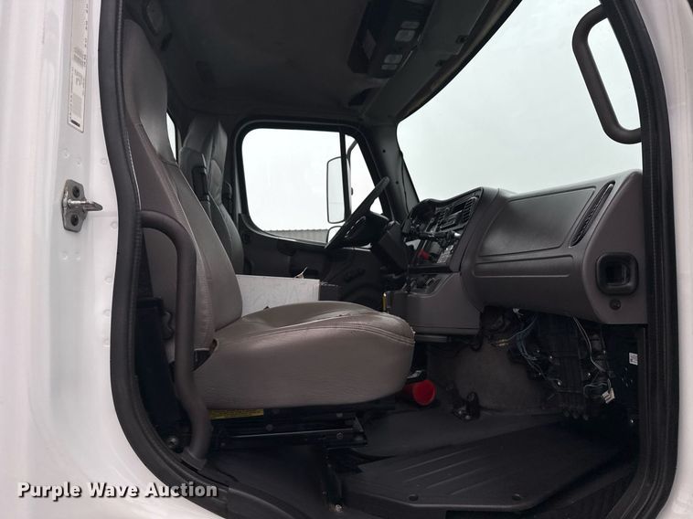 image for item EG2424 2010 Freightliner Business Class M2 crane truck