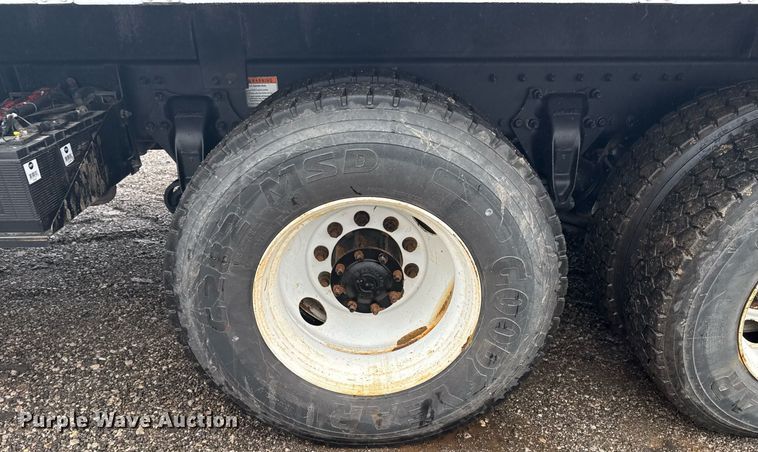 image for item EG2424 2010 Freightliner Business Class M2 crane truck