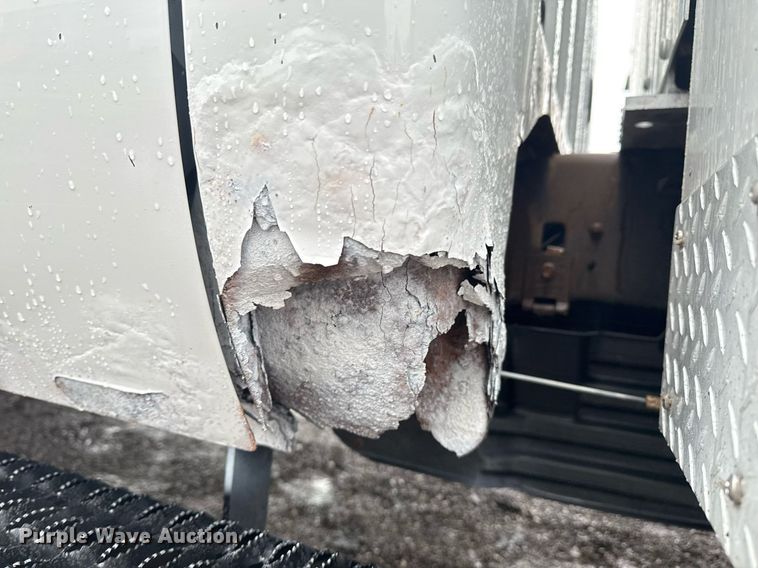 image for item EG2425 2011 Ford F350 Super Duty SuperCab utility bed pickup truck