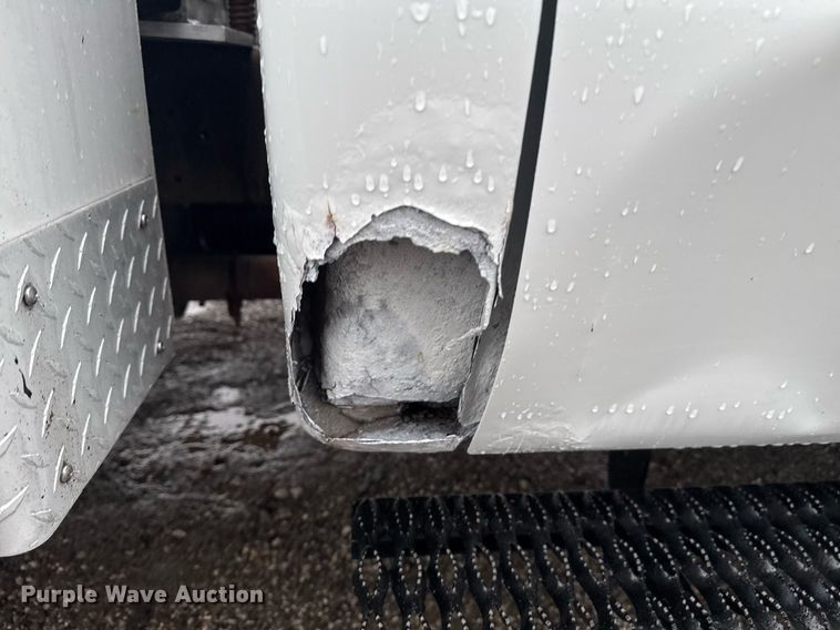 image for item EG2425 2011 Ford F350 Super Duty SuperCab utility bed pickup truck