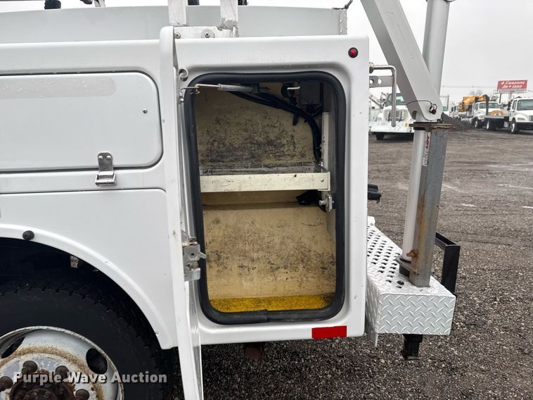 image for item EG2425 2011 Ford F350 Super Duty SuperCab utility bed pickup truck