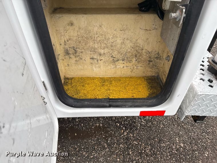 image for item EG2425 2011 Ford F350 Super Duty SuperCab utility bed pickup truck