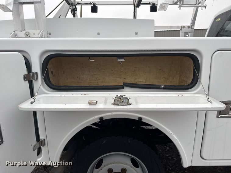 image for item EG2425 2011 Ford F350 Super Duty SuperCab utility bed pickup truck