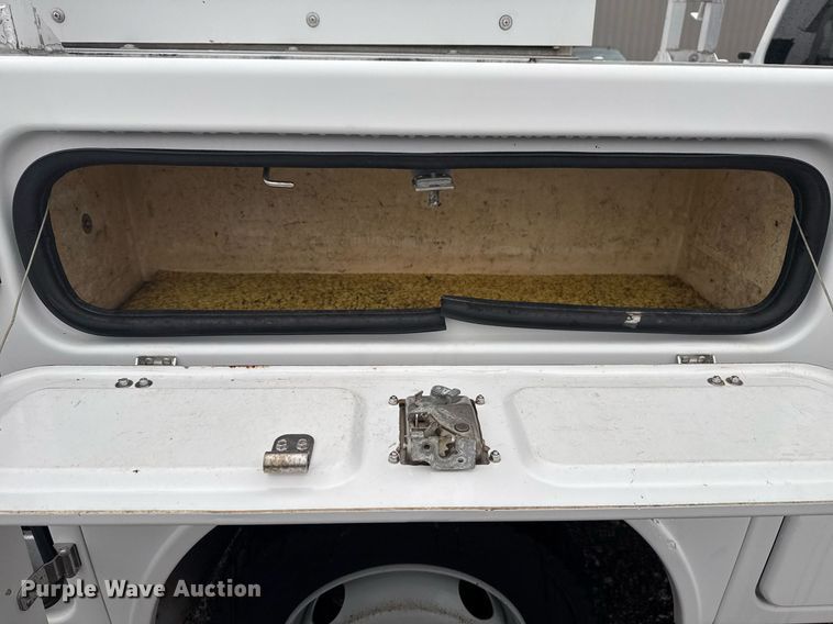 image for item EG2425 2011 Ford F350 Super Duty SuperCab utility bed pickup truck