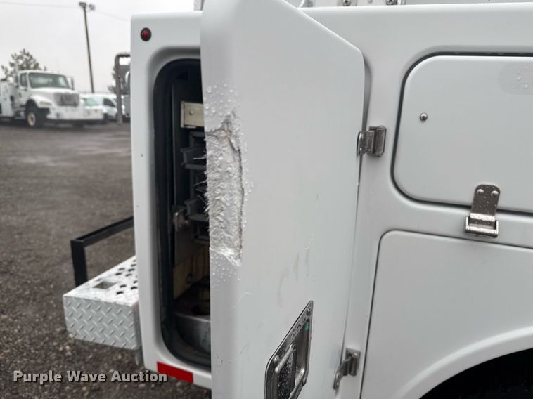 image for item EG2425 2011 Ford F350 Super Duty SuperCab utility bed pickup truck