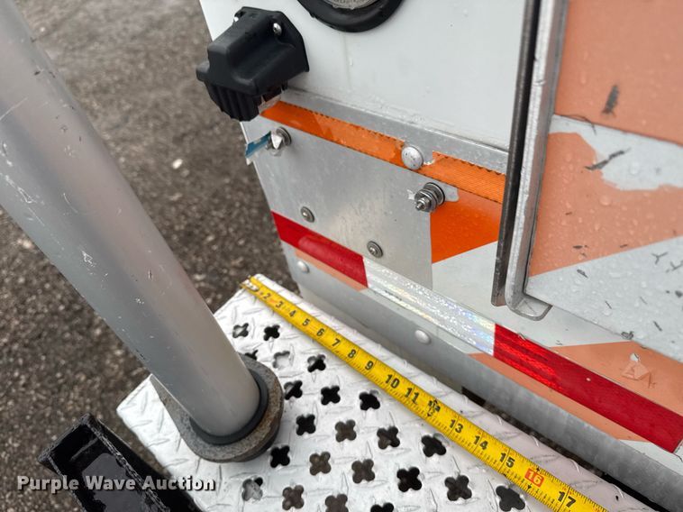 image for item EG2425 2011 Ford F350 Super Duty SuperCab utility bed pickup truck